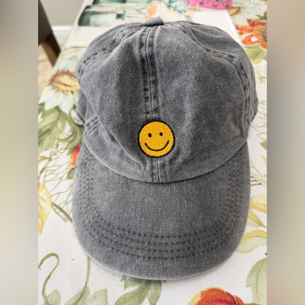 Smiley Happy Face Gray Women’s Hat Adjustable Cotton Casual - Picture 5 of 5